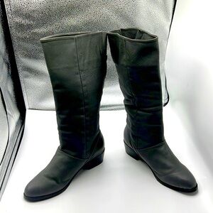 Bagatelle knee high gray color soft leather boots for women size 8.5